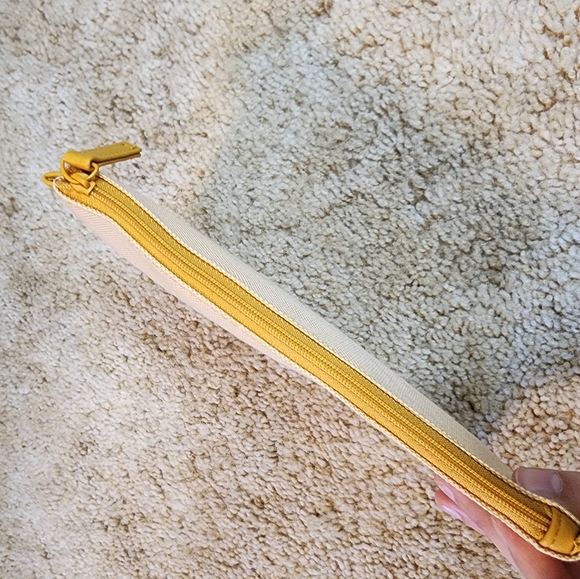 Acqua di Parma x Air Canada toiletries cosmetic bag - Picture 7 of 11